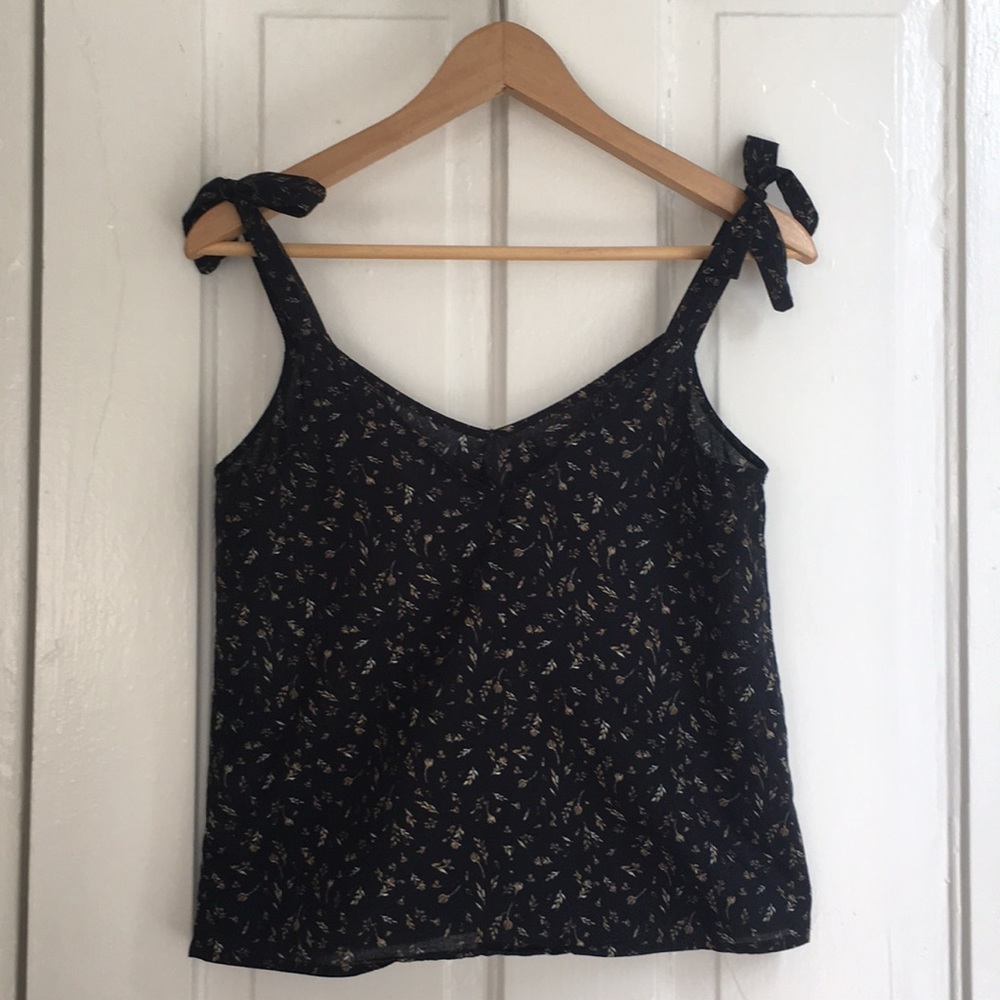 Universal Thread Tie-Strap Tank - Picture 2 of 4